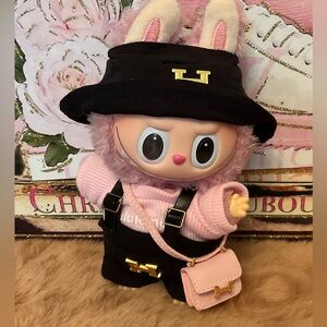 27 Adorable LABUBU clothes and accessories